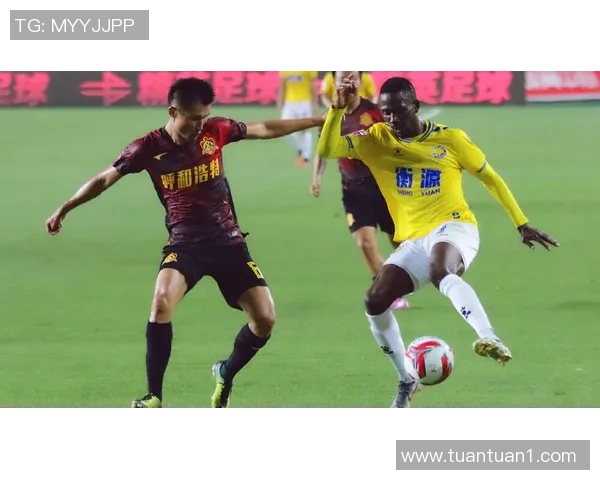 青岛黄海青岗迎战上海申鑫29轮激战引发球迷热议与期待